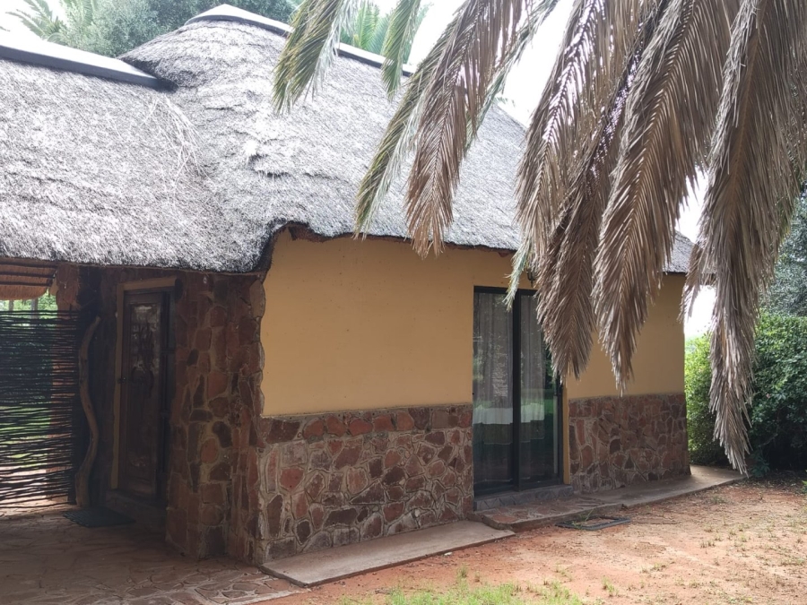 6 Bedroom Property for Sale in Barkly West Rural Northern Cape